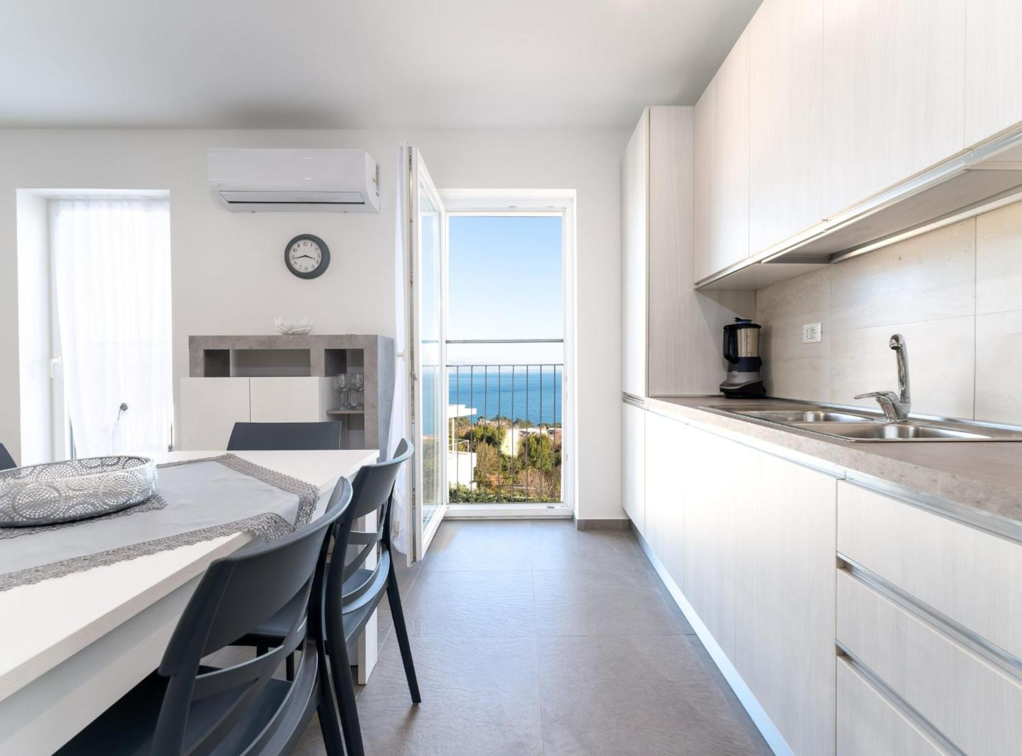 Apartments Baricevic Опатия Екстериор снимка